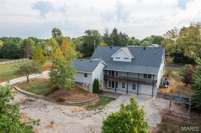 $450,000 | 208 Greenway Drive, Holts Summit, MO 65043