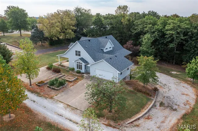 $450,000 | 208 Greenway Drive, Holts Summit, MO 65043