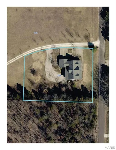 $450,000 | 208 Greenway Drive, Holts Summit, MO 65043