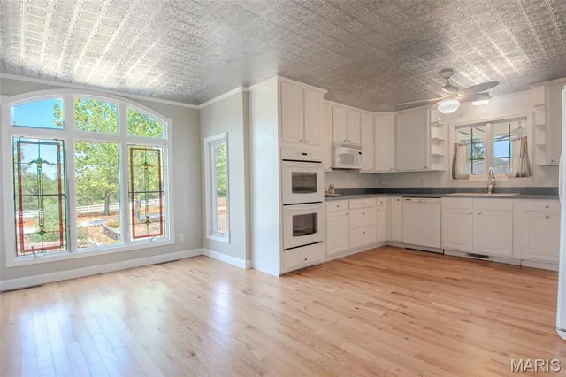 $450,000 | 208 Greenway Drive, Holts Summit, MO 65043