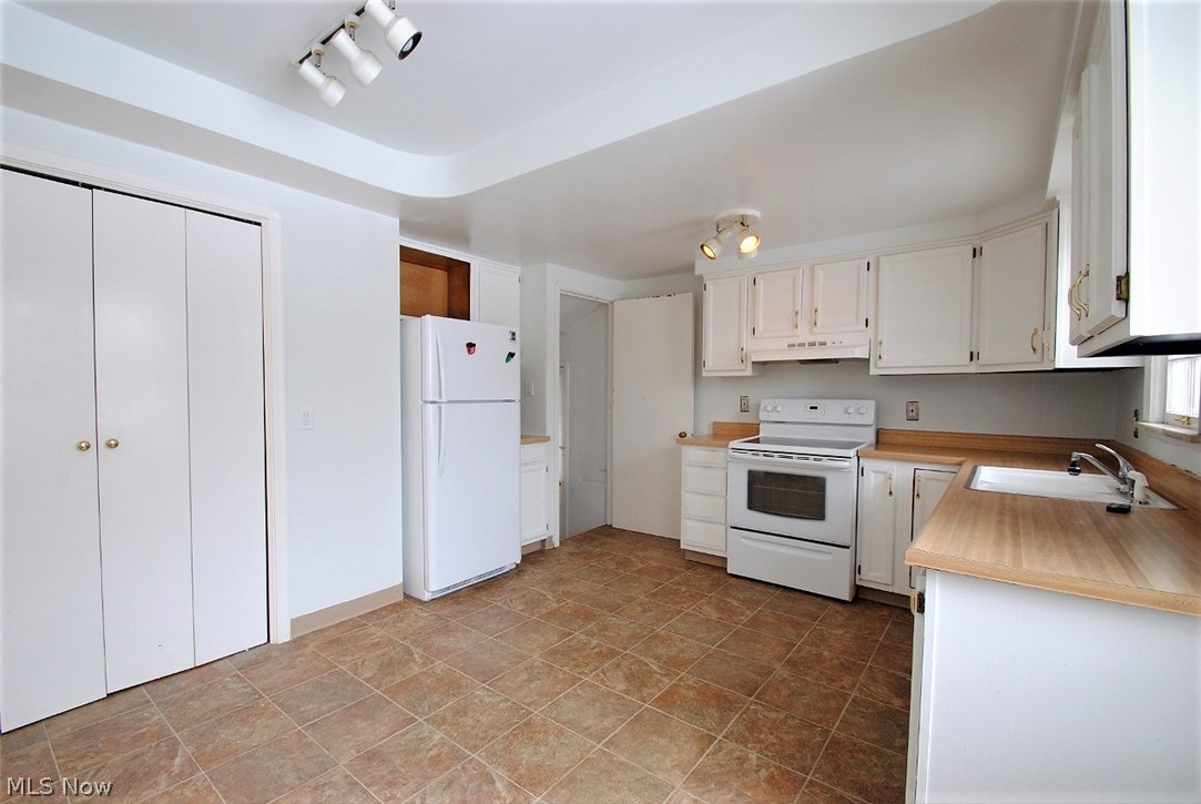 4223 Colony Road South Euclid, OH 44121 - Photo 7 of 17 Gallery Image 7