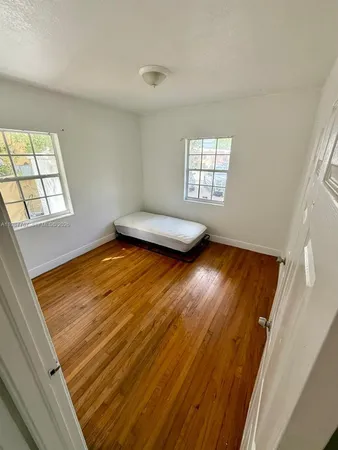 a view of empty room with window