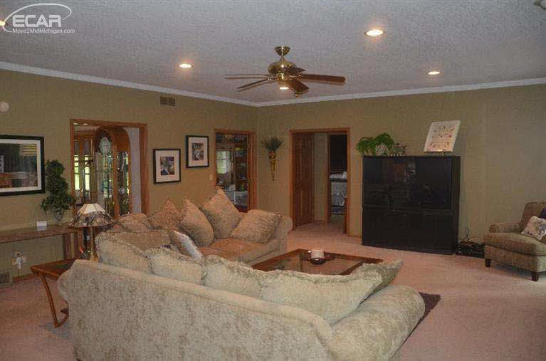 6151 North McKinley Road Flushing, MI 48433 - Photo 15 of 82 20440661-15.JPG