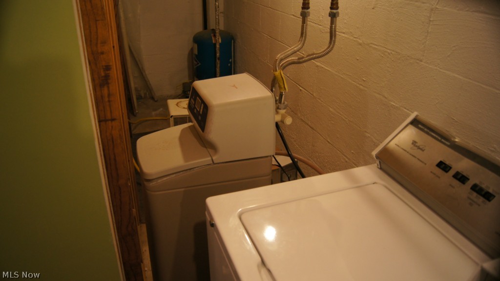 857 Renninger Road New Franklin, OH 44319 - Photo 11 of 25 Water softener new in 2014