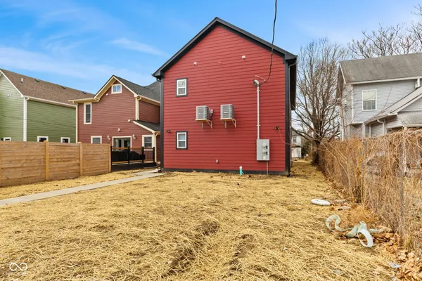 $1,695 | 2711 Guilford Avenue, Unit A, Indianapolis, IN 46205