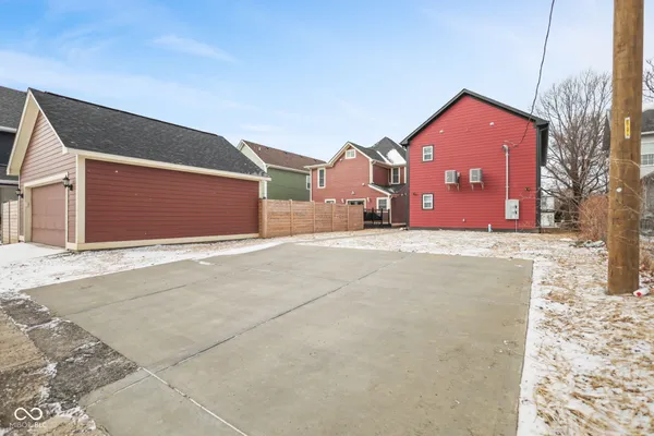 $1,695 | 2711 Guilford Avenue, Unit A, Indianapolis, IN 46205