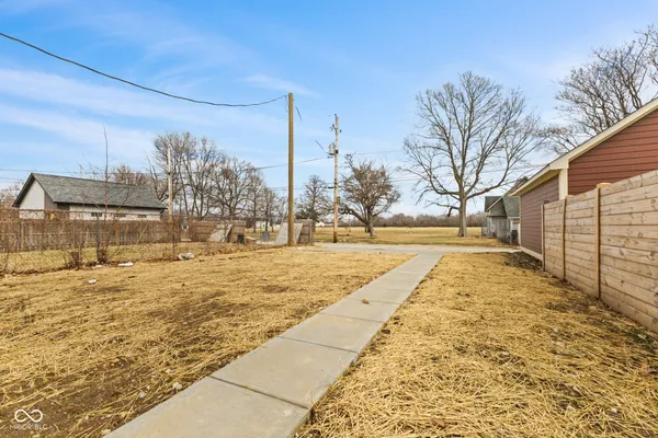 $1,695 | 2711 Guilford Avenue, Unit A, Indianapolis, IN 46205