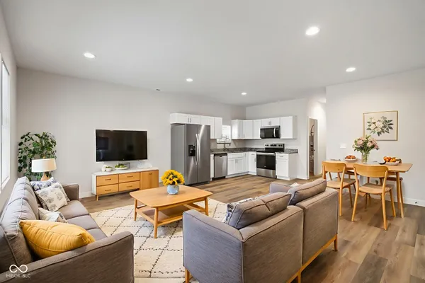 $1,695 | 2711 Guilford Avenue, Unit A, Indianapolis, IN 46205