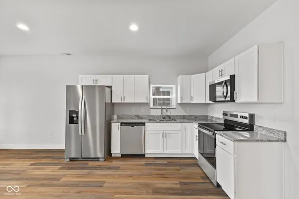 $1,695 | 2711 Guilford Avenue, Unit A, Indianapolis, IN 46205