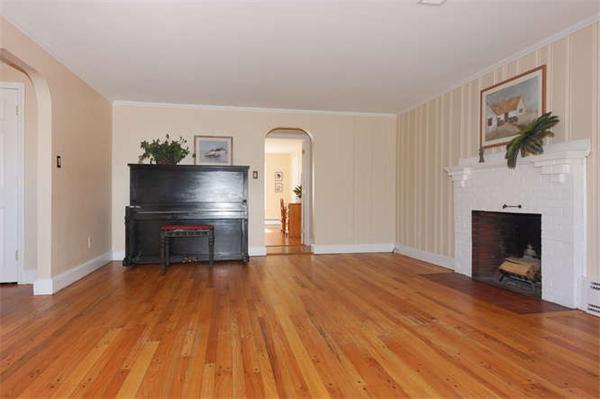 36 Hill Street Lexington, MA 02421 - Photo 7 of 30 Gallery Image 7
