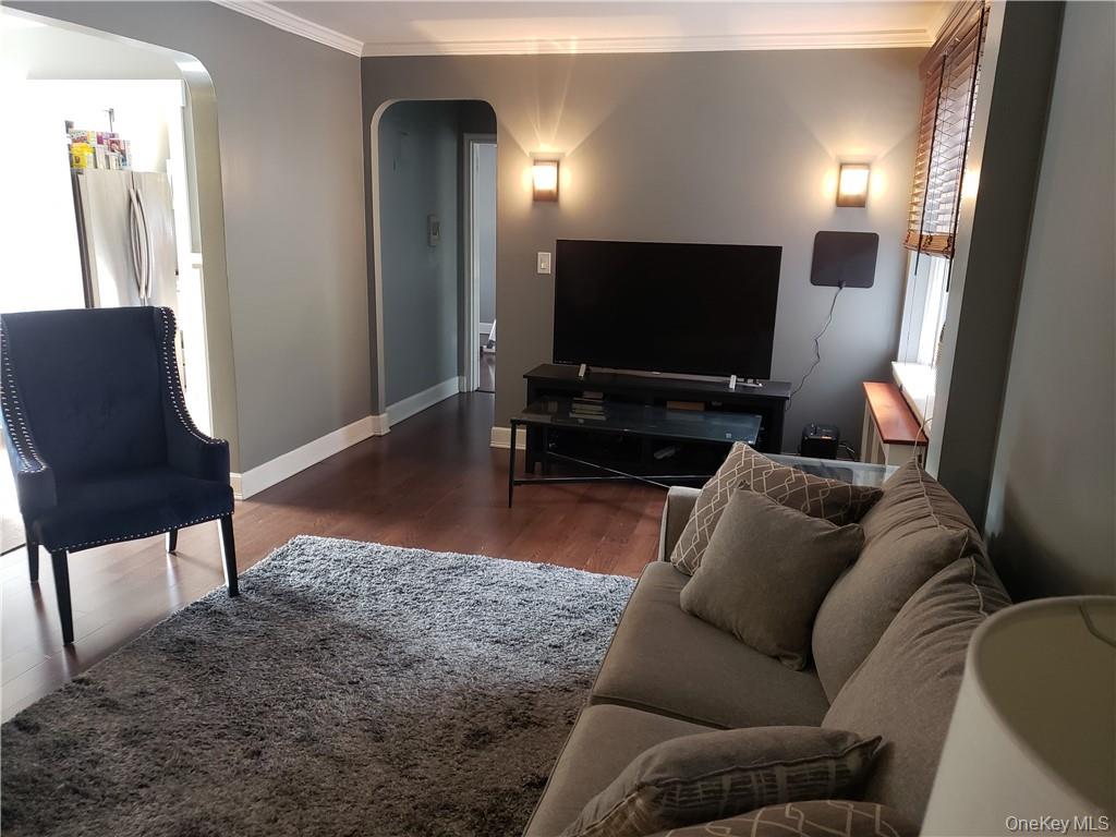 811 Bronx River Road, Unit 1C Bronxville, NY 10708 - Photo 13 of 22 Large LR with view towards bedroom.