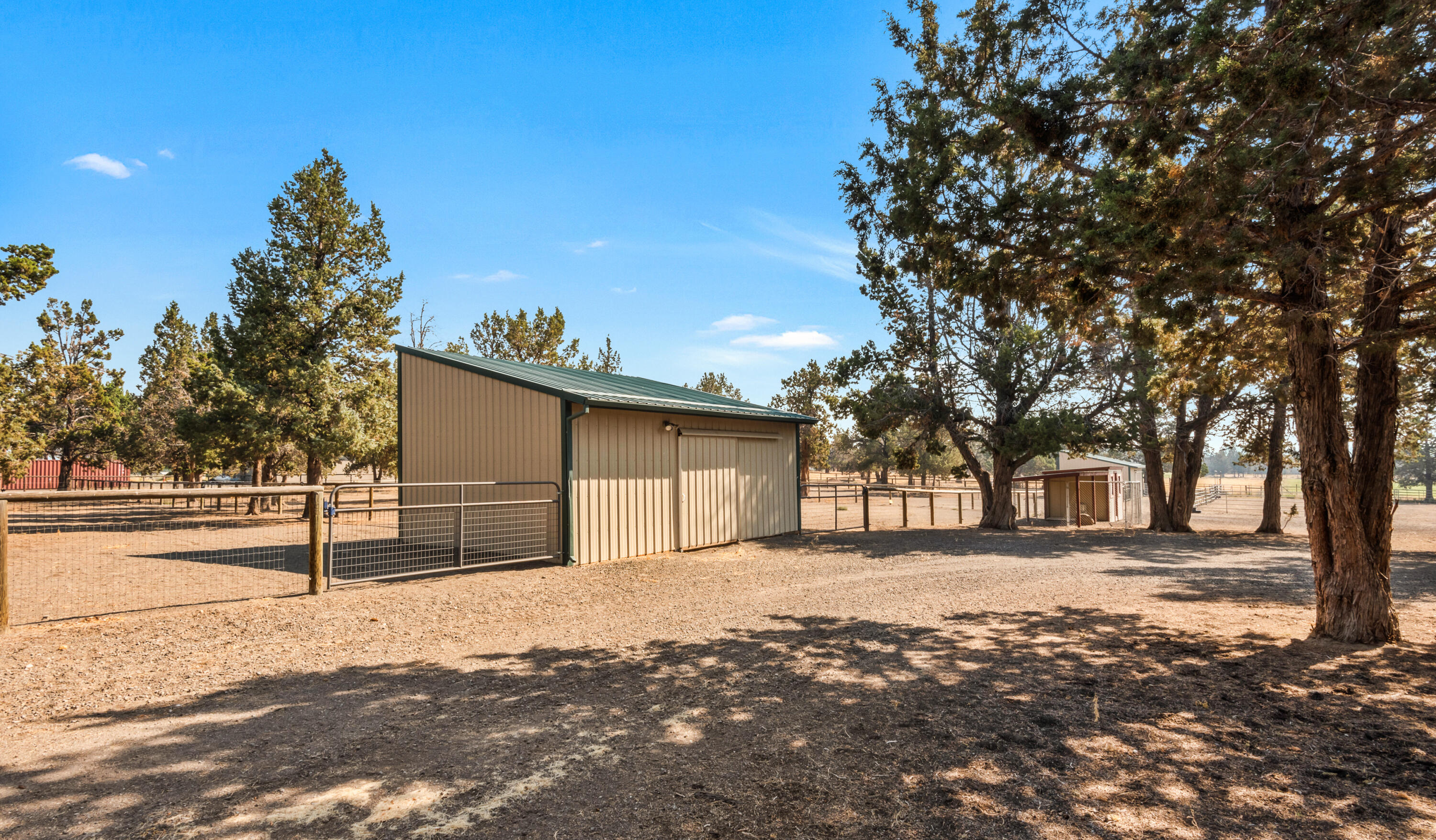 20269 Marsh Road Bend, OR 97703 - Photo 46 of 56 50
