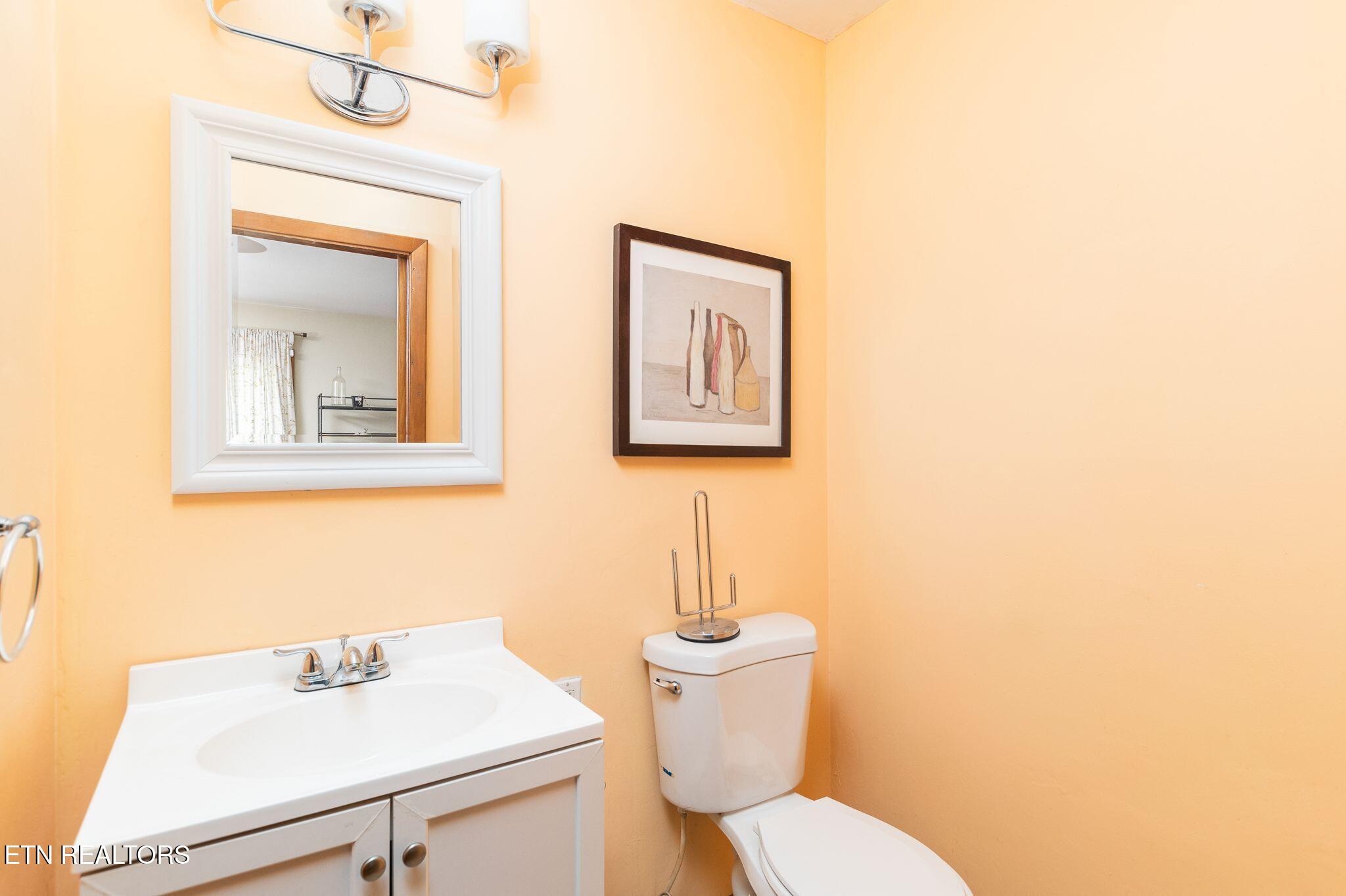 106 Morgan Road Oak Ridge, TN 37830 - Photo 14 of 18 Half Bathroom