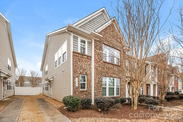 $2,255 | 18442 West Catawba Avenue, Cornelius, NC 28031