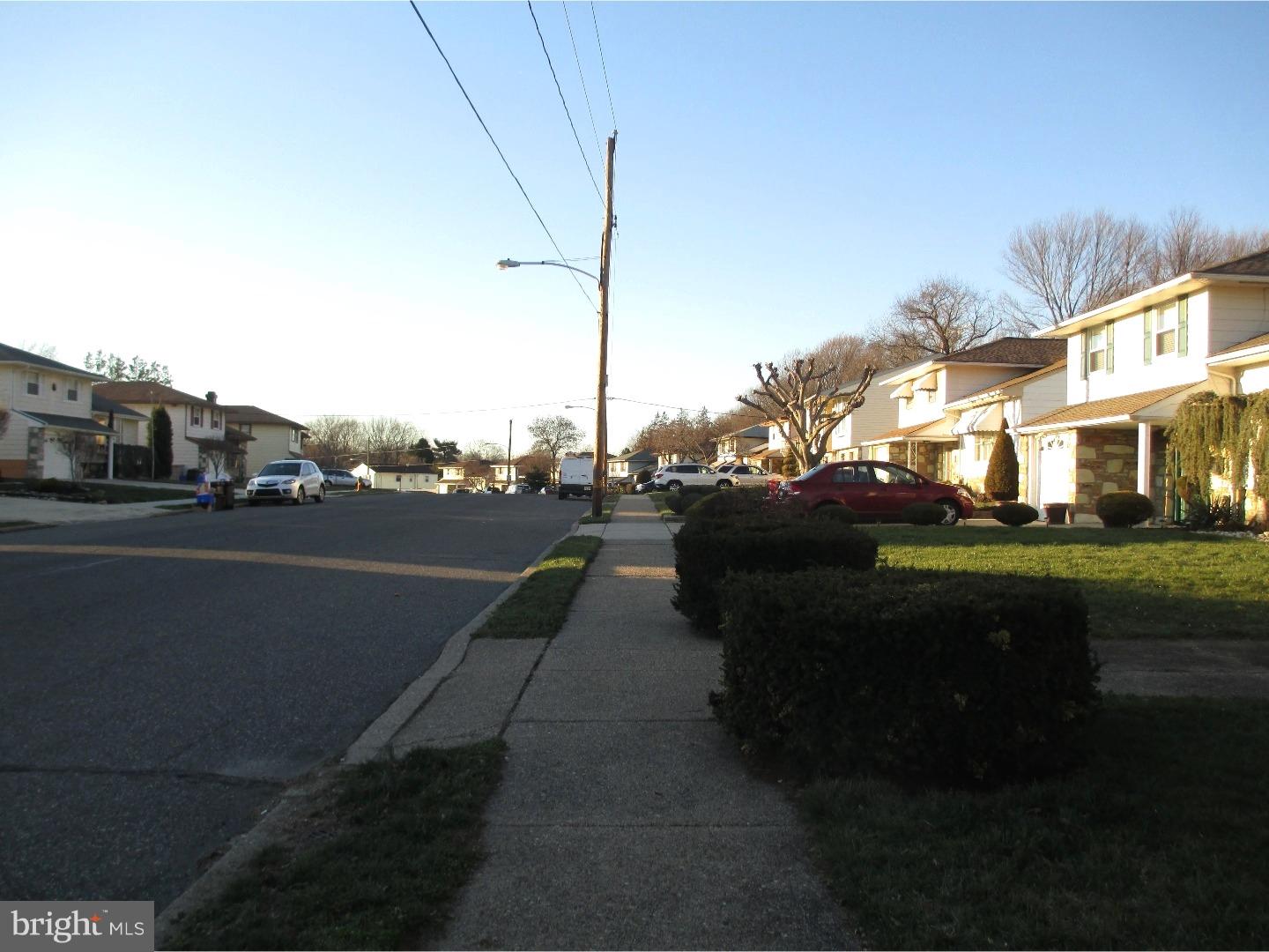 653 Kismet Road Philadelphia, PA 19115 - Photo 3 of 7 View
