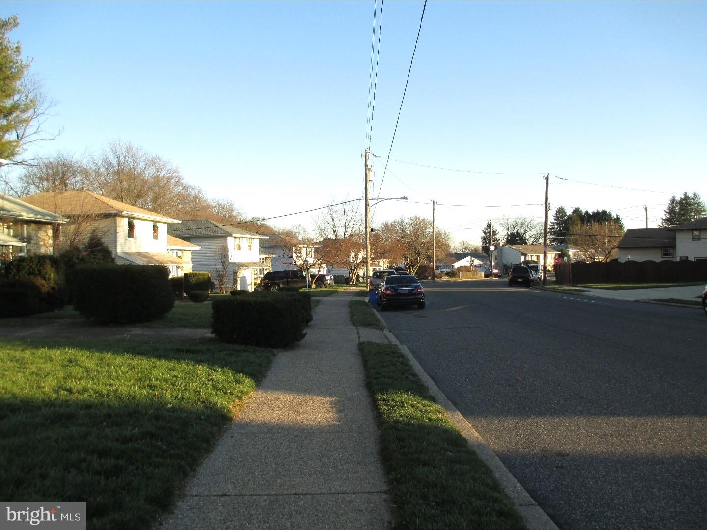 653 Kismet Road Philadelphia, PA 19115 - Photo 4 of 7 View