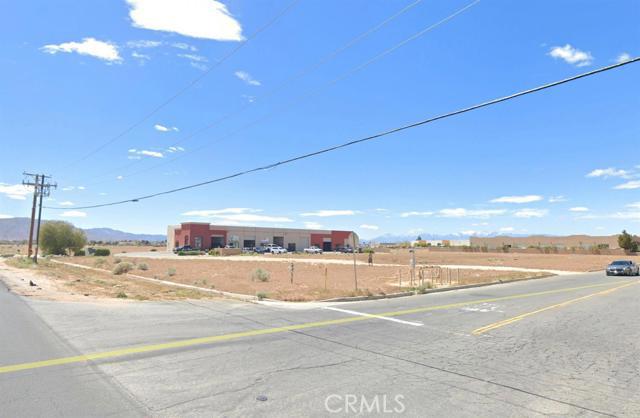 13492 Central Road Apple Valley, CA 92308 - Photo 5 of 7 a view of a bathroom