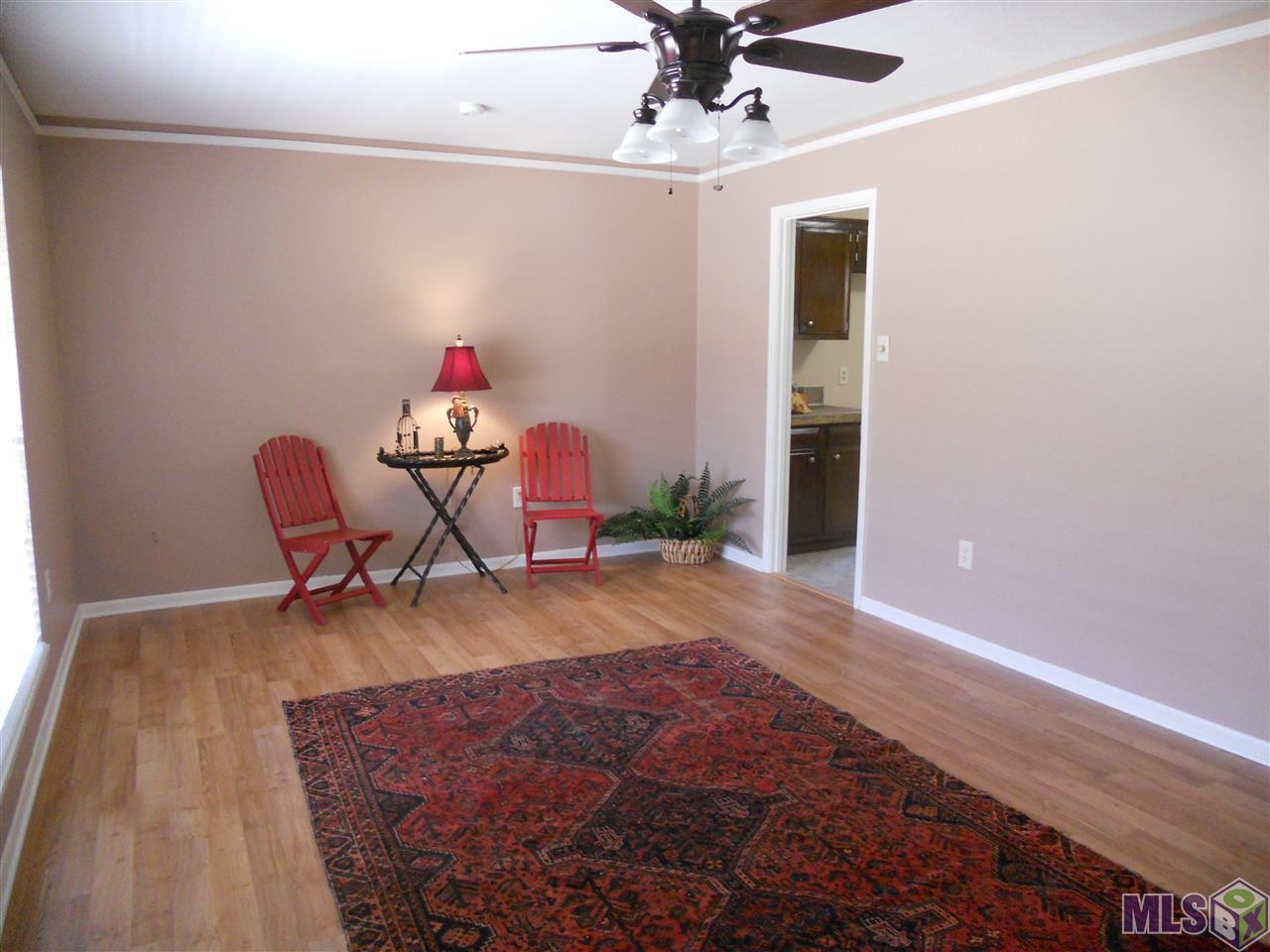 945 Lils Court Baton Rouge, LA 70806 - Photo 3 of 12 Gallery Image 3