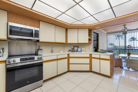 $2,200,000 | 3140 South Ocean Boulevard, Unit 101S, Palm Beach, FL 33480