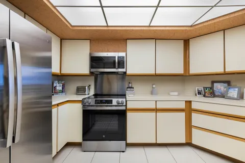 $2,200,000 | 3140 South Ocean Boulevard, Unit 101S, Palm Beach, FL 33480