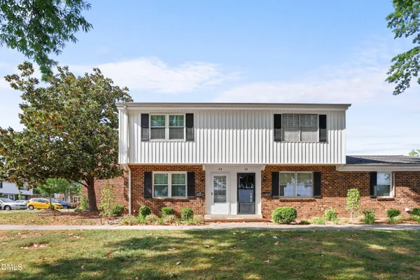 $250,000 | 1002 Willow Drive, Unit 43, Chapel Hill, NC 27514