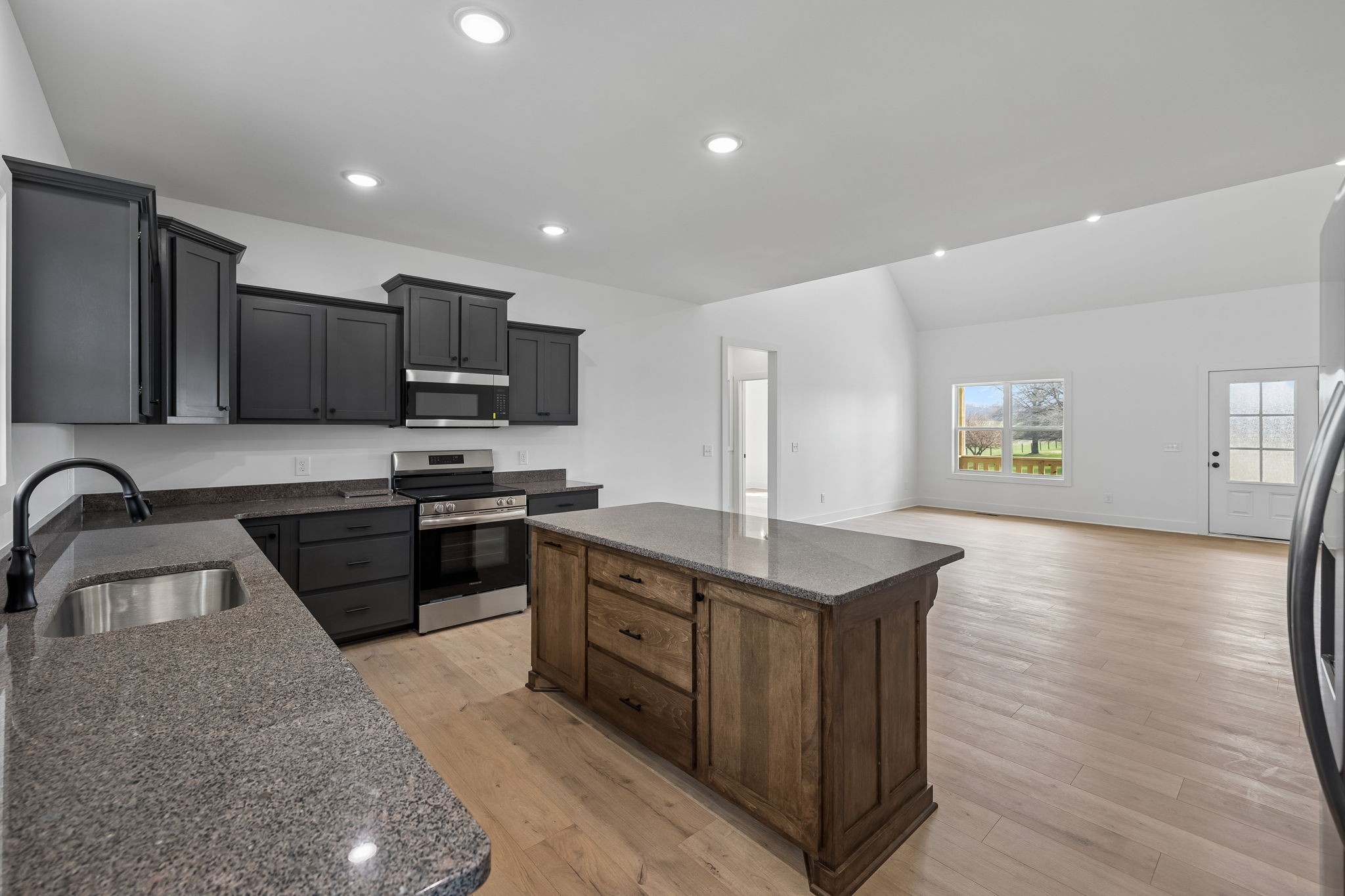 4083 Long Creek Road Lafayette, TN 37083 - Photo 13 of 36