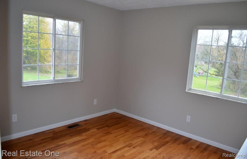 7040 Linden Road Fenton, MI 48430 - Photo 13 of 35 Linden Rd 029.jpg