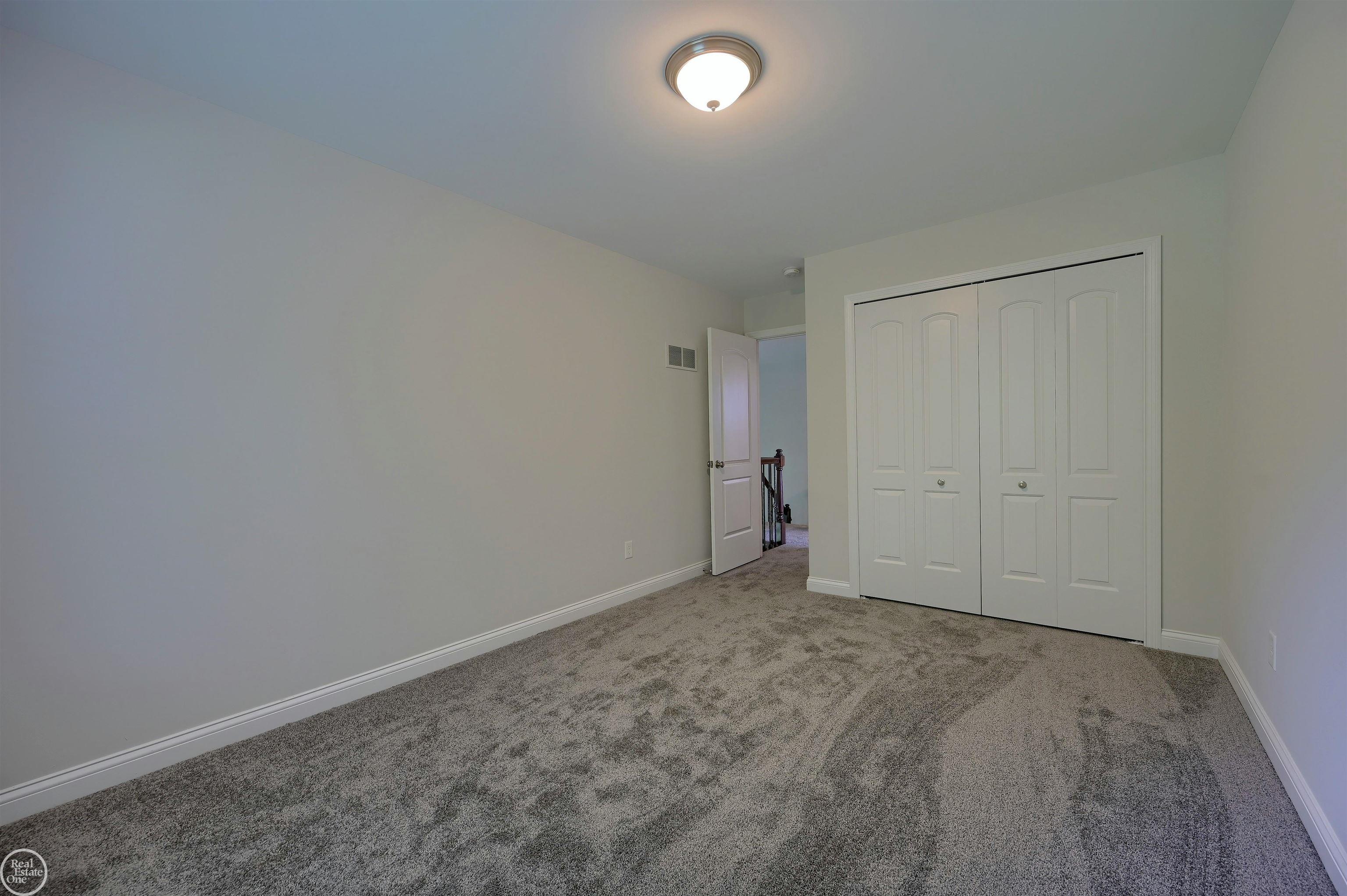 8199 22 Mile Road, Unit RIGHT SIDE ) Utica, MI 48317 - Photo 21 of 59