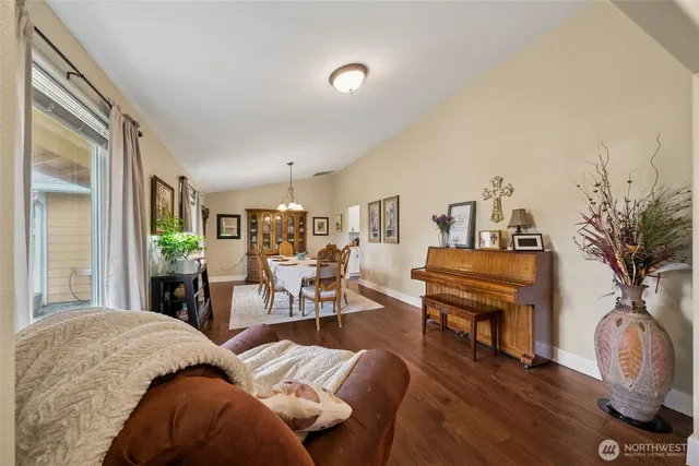 $685,000 | 109 View Point Drive, Salkum, WA 98582