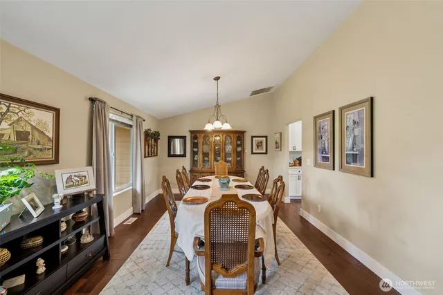 $685,000 | 109 View Point Drive, Salkum, WA 98582