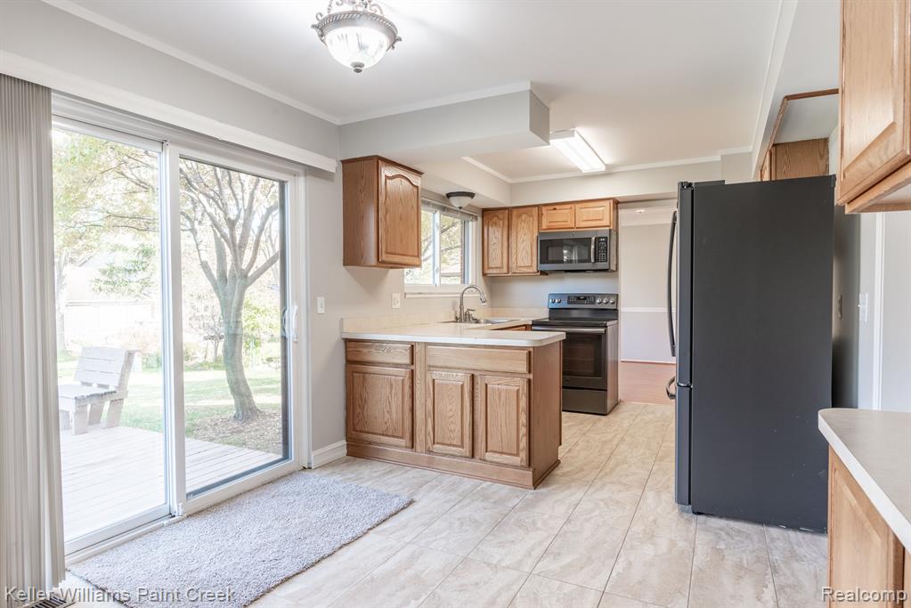 292 Torrent Court Rochester Hills, MI 48307 - Photo 11 of 30