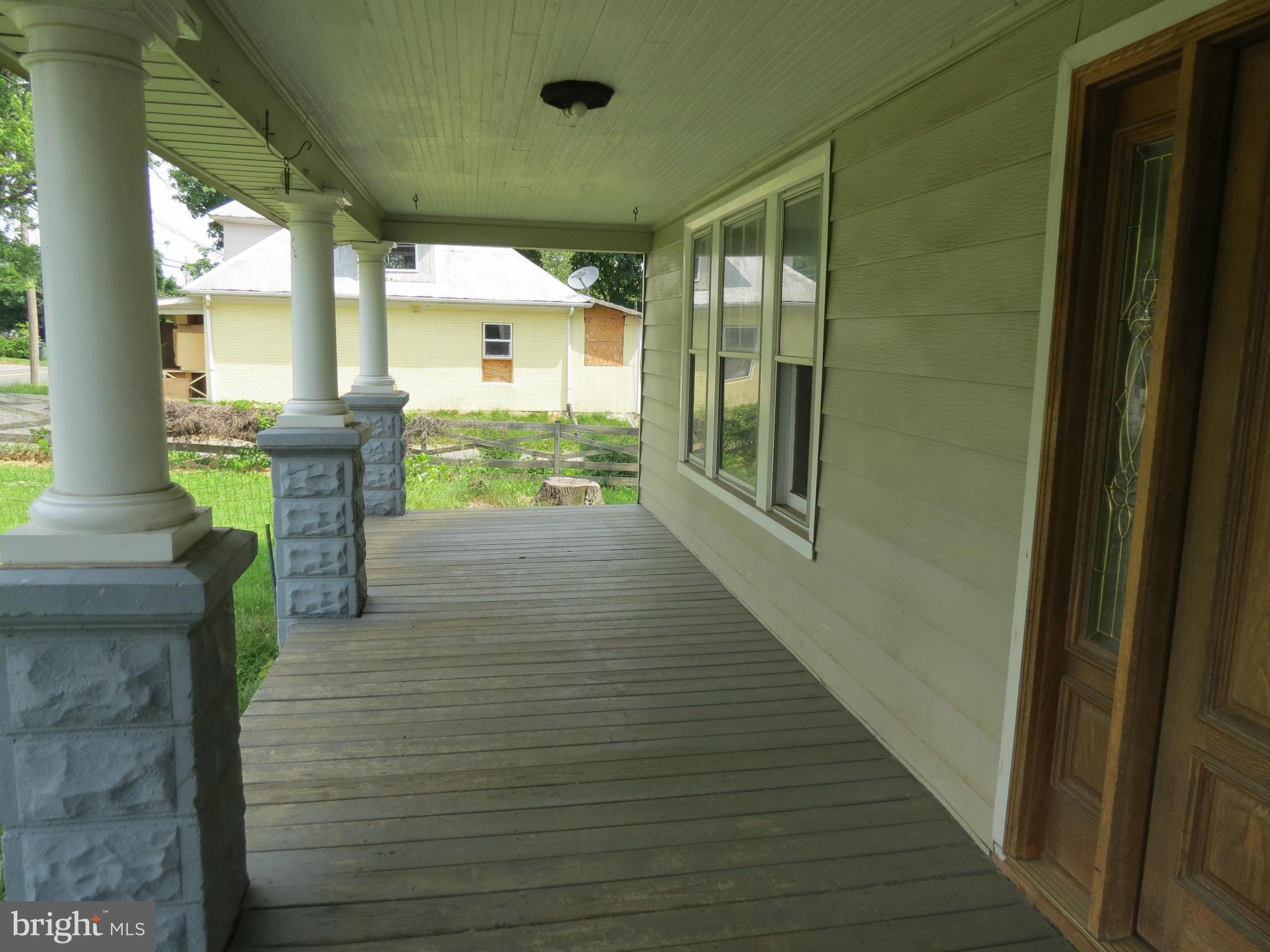 27609 Ridge Road Damascus, MD 20872 - Photo 3 of 29 Front Porch