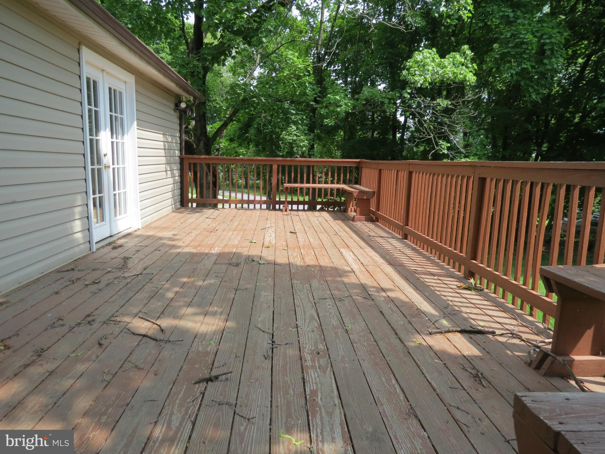27609 Ridge Road Damascus, MD 20872 - Photo 21 of 29 Deck