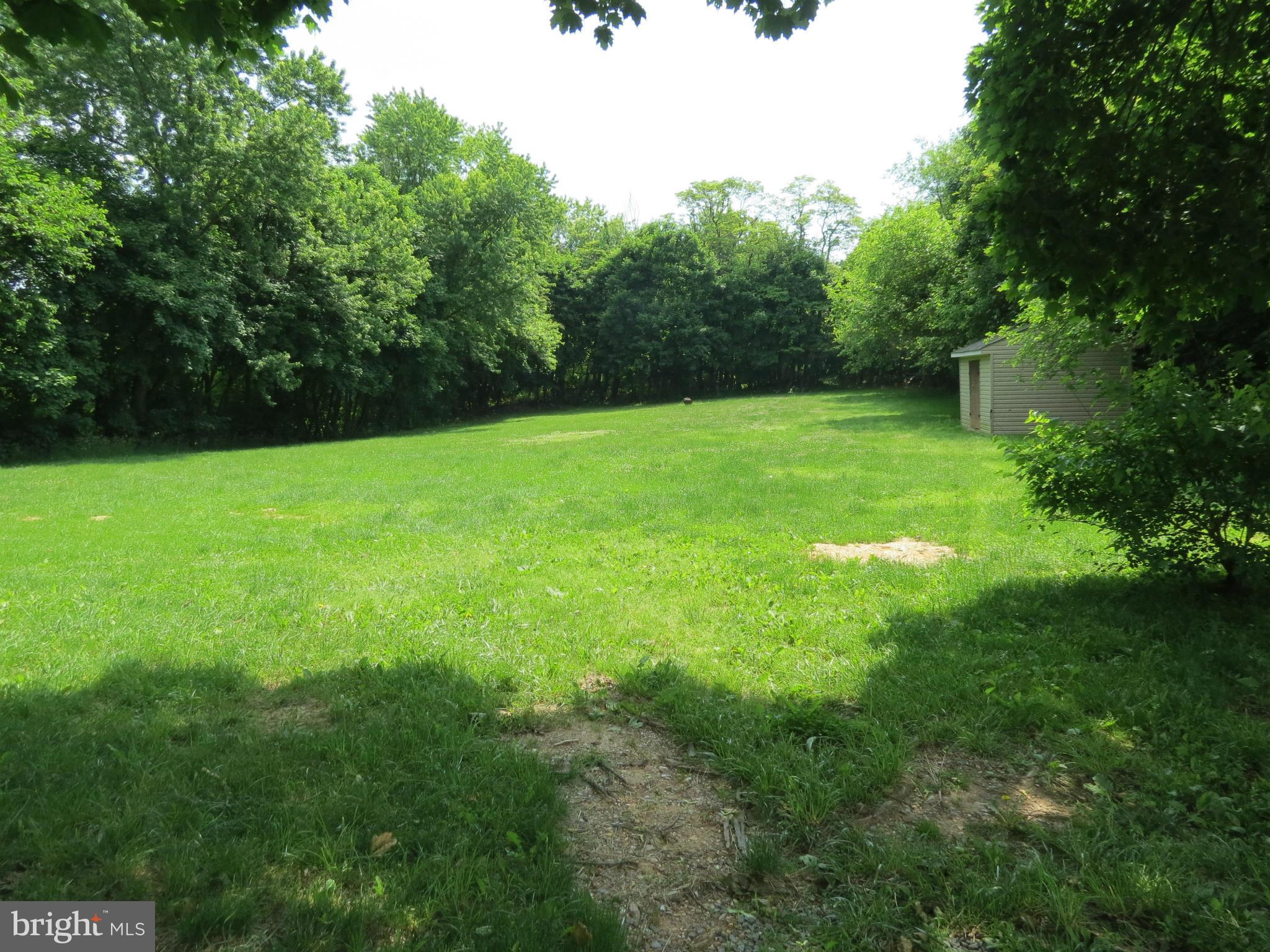 27609 Ridge Road Damascus, MD 20872 - Photo 27 of 29 Back Yard