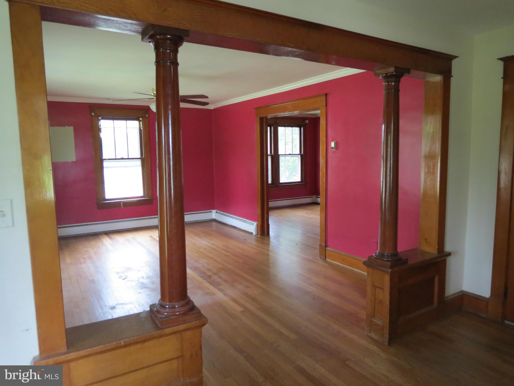 27609 Ridge Road Damascus, MD 20872 - Photo 7 of 29 Living Room