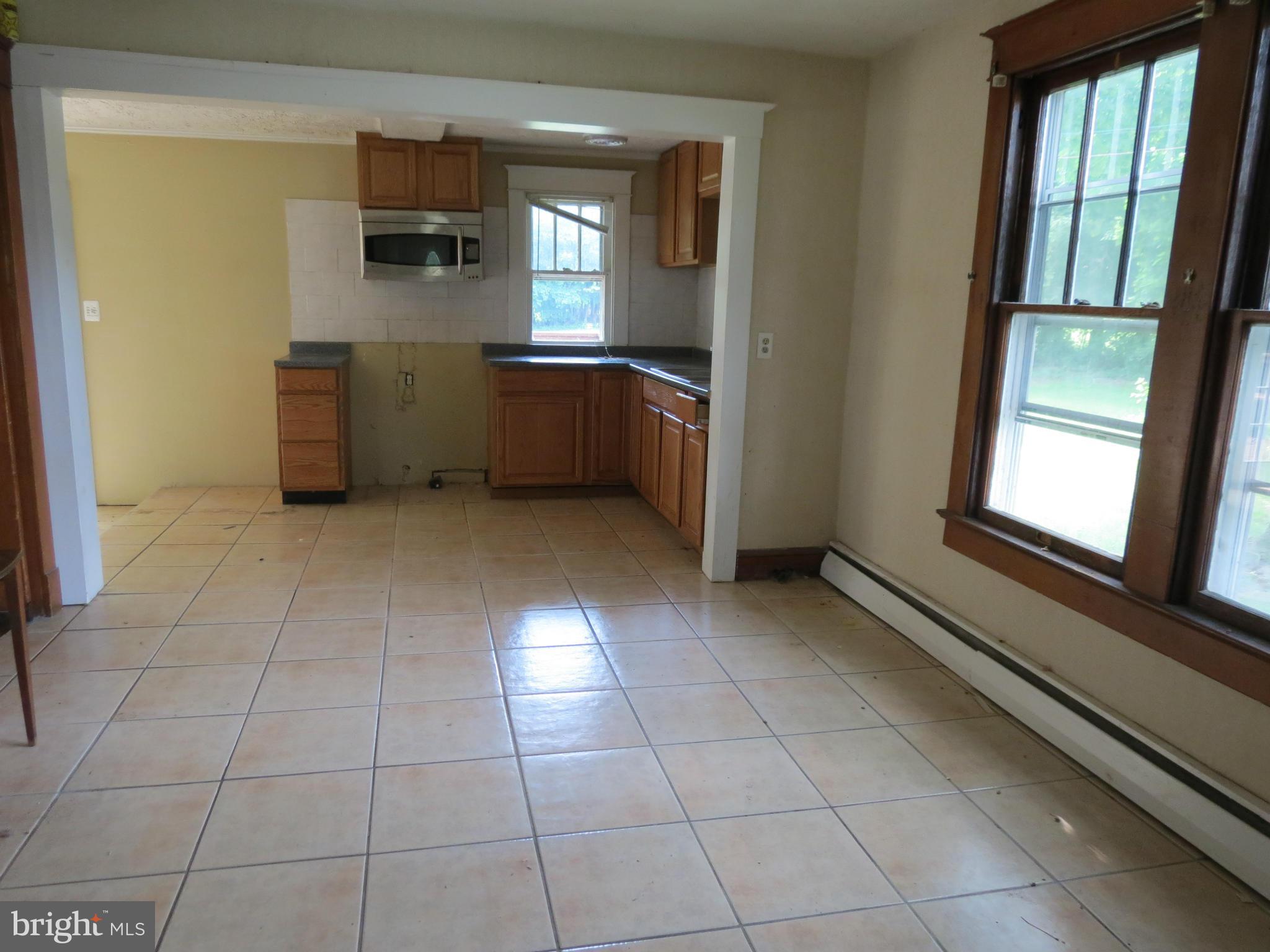 27609 Ridge Road Damascus, MD 20872 - Photo 10 of 29 Eat-In Kitchen