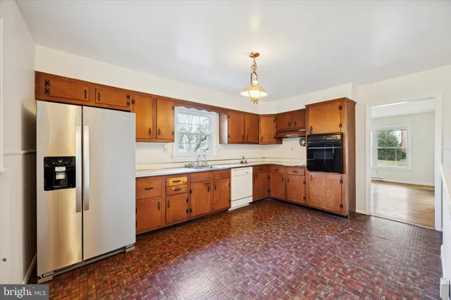 $525,000 | 2710 East Lansdowne Drive, Wilmington, DE 19810