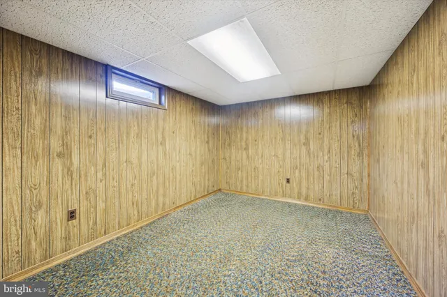 $525,000 | 2710 East Lansdowne Drive, Wilmington, DE 19810