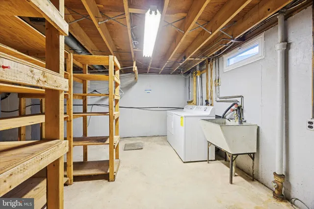 $525,000 | 2710 East Lansdowne Drive, Wilmington, DE 19810