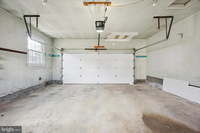 $525,000 | 2710 East Lansdowne Drive, Wilmington, DE 19810