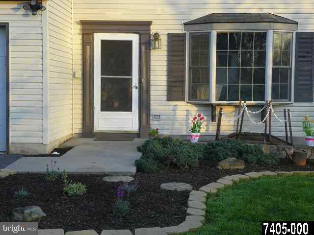 2975 Rainbow Road Dover, PA 17315 - Photo 2 of 25 Gallery Image 2