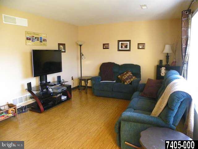 2975 Rainbow Road Dover, PA 17315 - Photo 3 of 25 Gallery Image 3