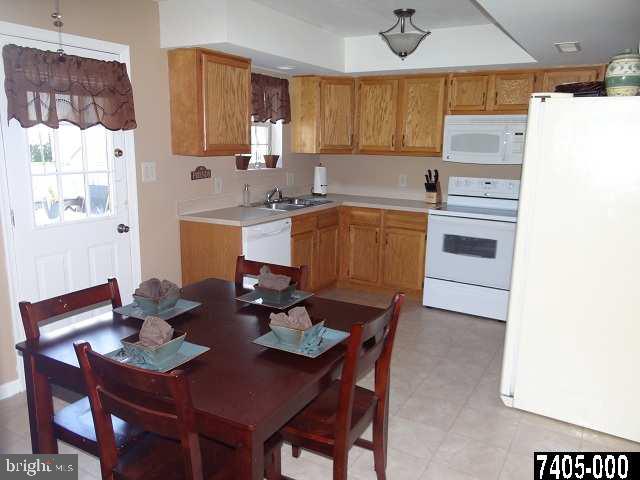 2975 Rainbow Road Dover, PA 17315 - Photo 4 of 25 Gallery Image 4