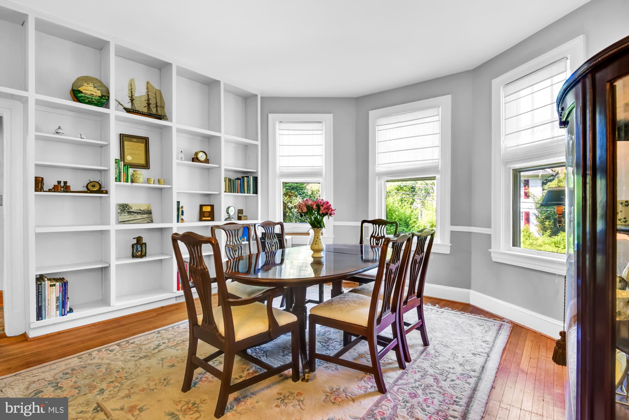 1015 Windsor Road Baltimore, MD 21208 - Photo 7 of 27 Spacious dining room w/ built-ins