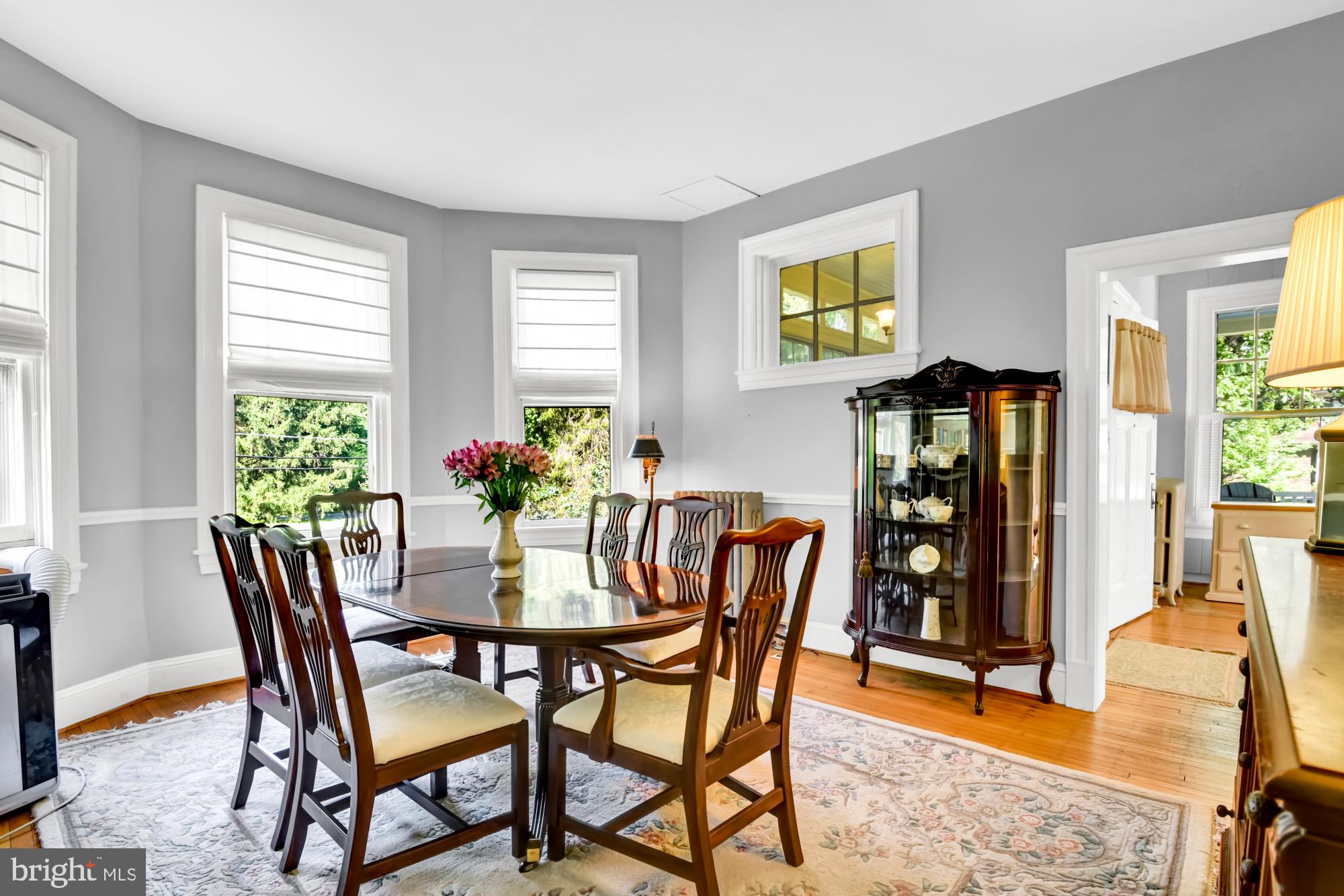 1015 Windsor Road Baltimore, MD 21208 - Photo 8 of 27 Perfect space for holiday dinners!
