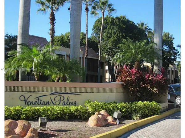 $2,200 | 7913 Southwest 104th Street, Unit 105G, Miami, FL 33156