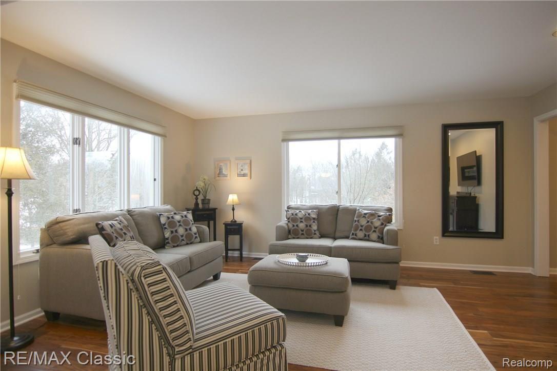 1232 Pine Ridge Road Milford, MI 48380 - Photo 30 of 34 Pine Ridge Dr Living Room.jpg