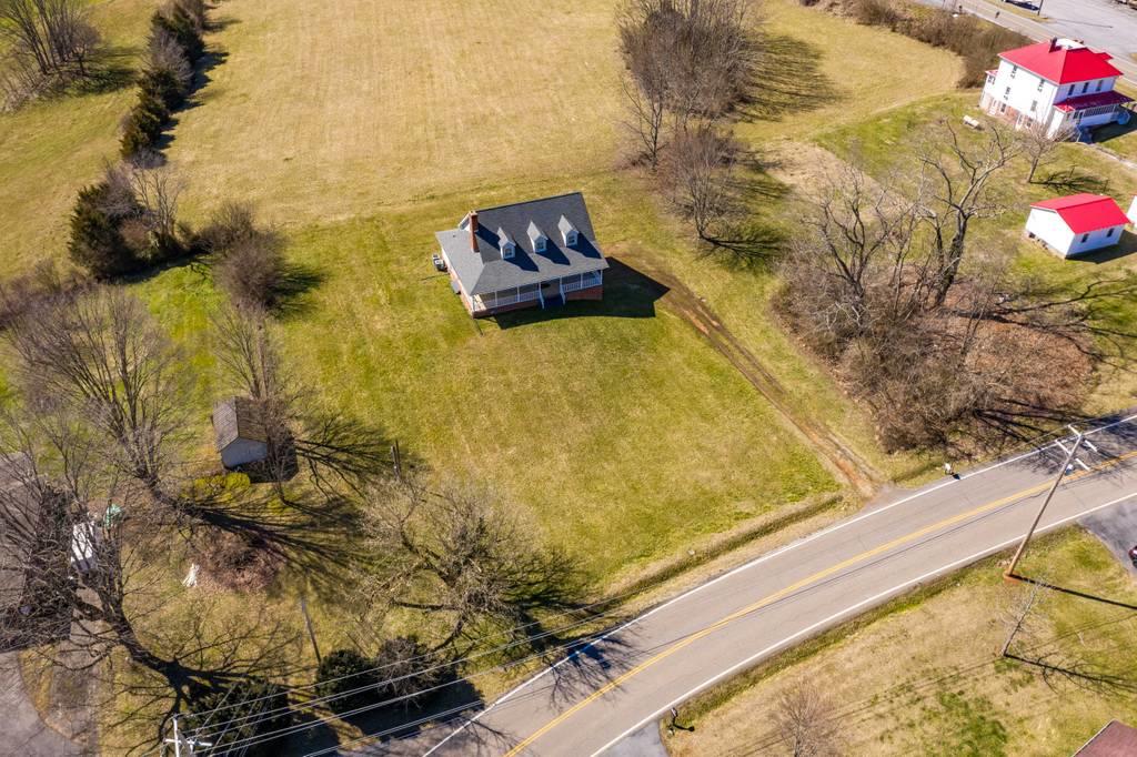 621 Fordtown Road Kingsport, TN 37663 - Photo 13 of 70 621 Fordtown Road (4 of 70)