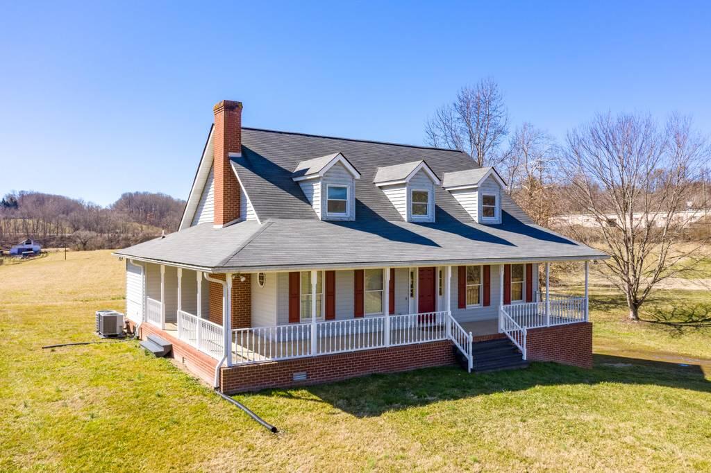 621 Fordtown Road Kingsport, TN 37663 - Photo 2 of 70 621 Fordtown Road (13 of 70)