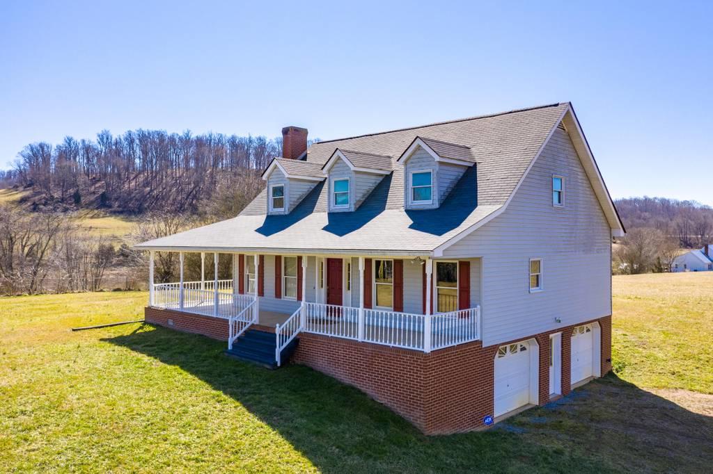 621 Fordtown Road Kingsport, TN 37663 - Photo 3 of 70 621 Fordtown Road (14 of 70)